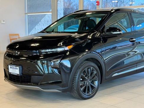 Used 2022 Chevrolet Bolt EUV Premier w/ Launch Edition image 3