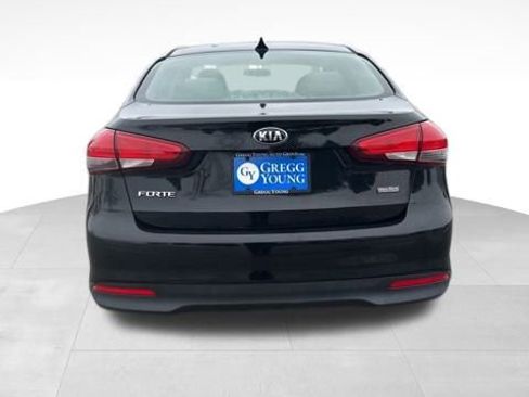 Used 2017 Kia Forte LX w/ LX Popular Package image 6