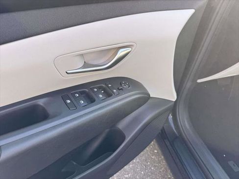 Used 2023 Hyundai Tucson SEL w/ Convenience Package image 13