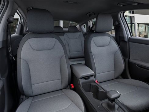 New 2025 Kia K4 LXS image 16