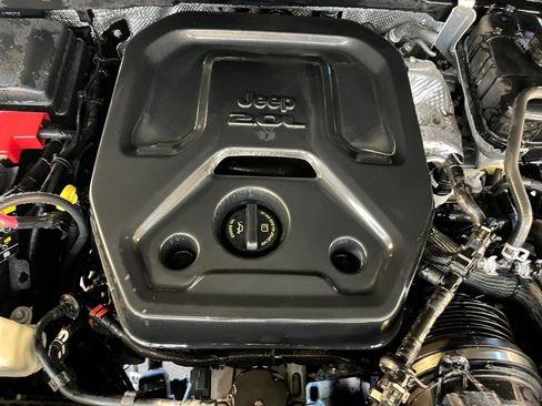 Used 2025 Jeep Wrangler Unlimited Rubicon w/ Steel Bumper Group image 30