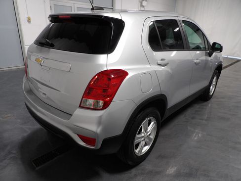 Used 2020 Chevrolet Trax LS w/ Tint and Cruise Package AWD/4WD image 5