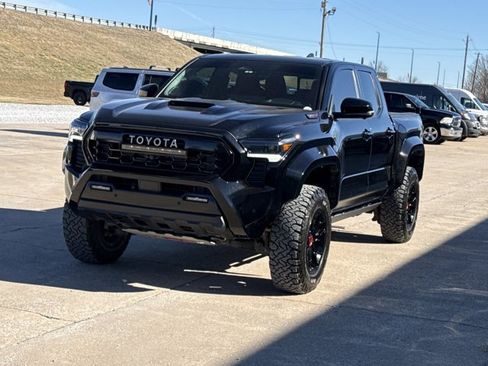 Used 2024 Toyota Tacoma TRD Pro image 12