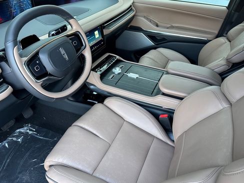 New 2025 Lincoln Navigator Black Label AWD/4WD image 8