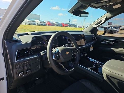 New 2026 Chevrolet Suburban LS RWD image 10