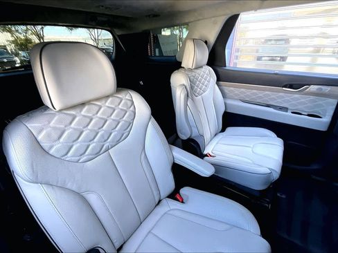 Used 2022 Hyundai Palisade Calligraphy image 19