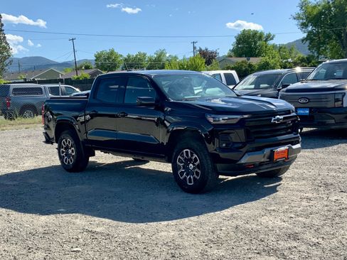 Used 2025 Chevrolet Colorado Z71 AWD/4WD image 7