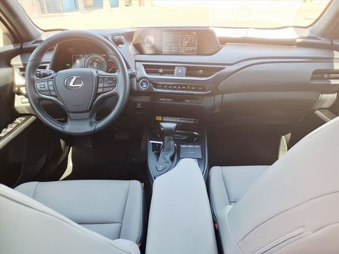 Used 2022 Lexus UX 250h w/ Accessory Package (Z1) image 18