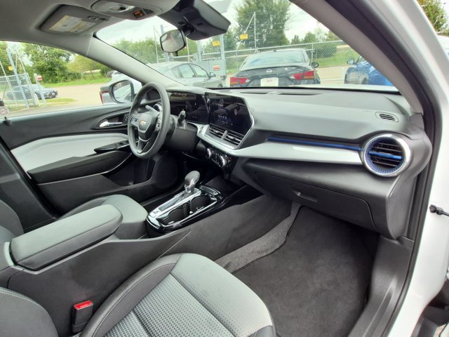 Used 2026 Chevrolet Trax LT FWD image 29