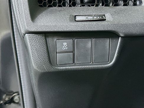 Used 2025 Honda CR-V LX image 17