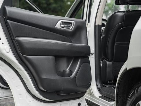 Used 2018 Nissan Pathfinder SL w/ Cargo Package image 36