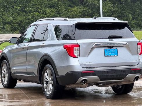 Used 2022 Ford Explorer Limited w/ Equipment Group 301A AWD/4WD image 14