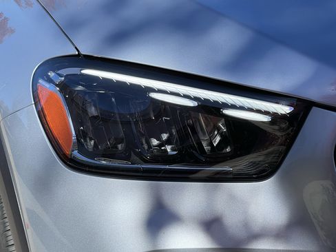 Certified 2025 Mercedes-Benz GLE 450 4MATIC image 11