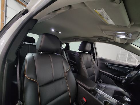 Used 2018 Chevrolet Impala Premier FWD image 13