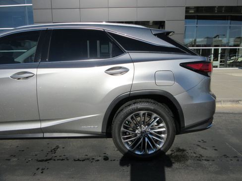 Used 2021 Lexus RX 450h AWD w/ Luxury Package image 4