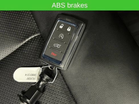 Used 2025 Jeep Grand Cherokee Limited w/ Luxury Tech Group II AWD/4WD image 23