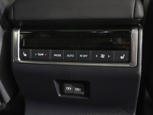 Used 2026 Lexus GX 550 w/ Accessory Package (2T) AWD/4WD image 11