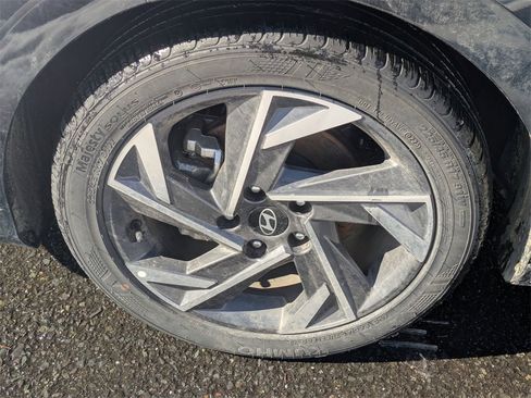 Certified 2025 Hyundai Elantra Sport image 7