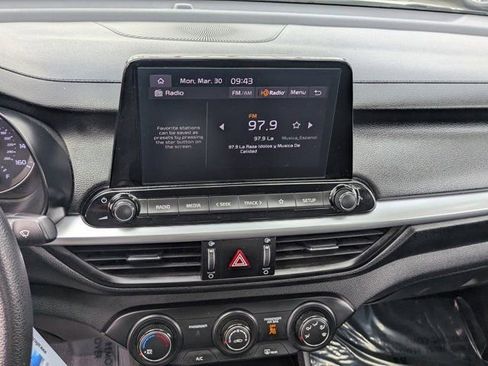 Used 2024 Kia Forte LXS w/ LXS Technology Package image 18