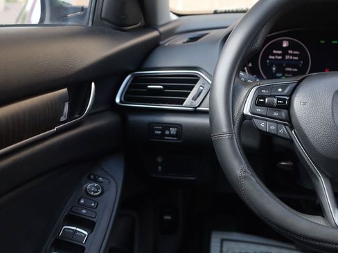 Used 2019 Honda Accord EX image 33