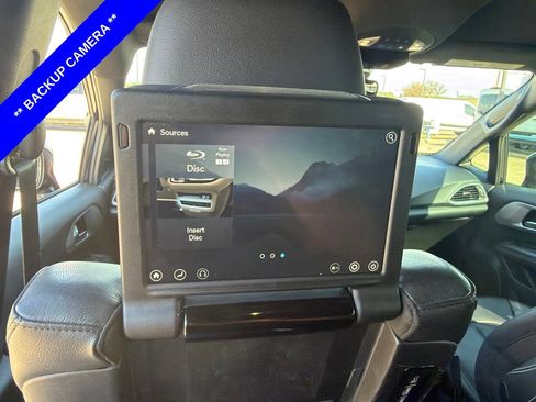 Used 2019 Chrysler Pacifica Touring-L Plus w/ Advanced Safetytec Group FWD image 7