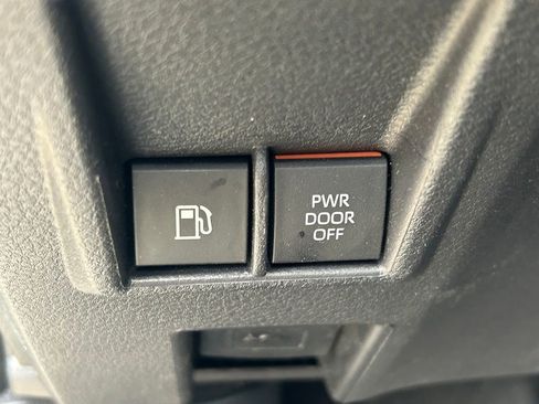 Used 2025 Toyota Sienna XSE w/ XSE Premium Package image 30