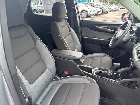 Used 2025 Chevrolet TrailBlazer LT AWD/4WD image 26
