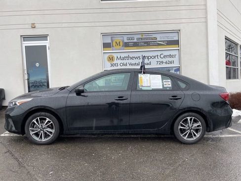 Certified 2023 Kia Forte LXS image 2