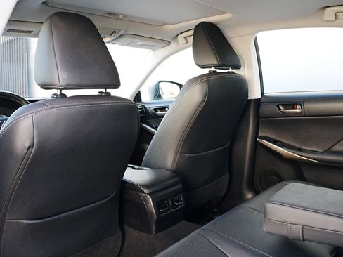 Used 2019 Lexus IS 300 image 12