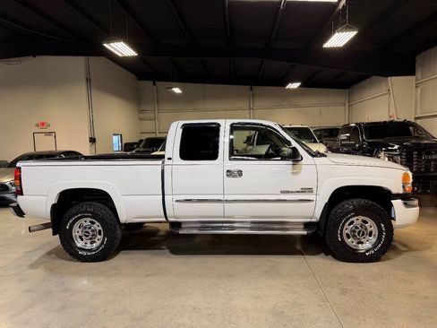 Used 2007 GMC Sierra 2500 SLE w/ Heavy-Duty Power Package RWD image 8