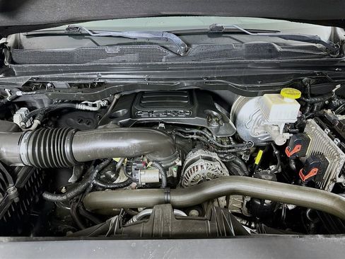 Used 2019 RAM 1500 Laramie AWD/4WD image 29
