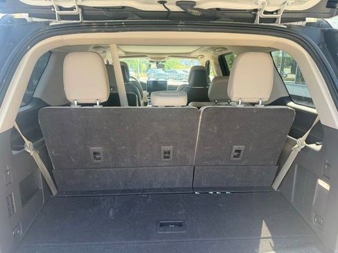 Used 2023 Lincoln Navigator Reserve AWD/4WD image 12