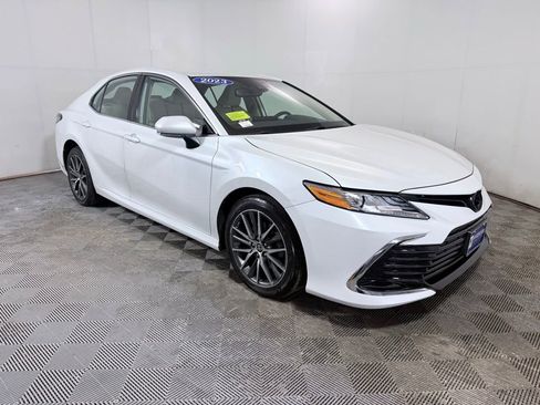 Used 2023 Toyota Camry XLE w/ Cold Weather Package AWD/4WD image 9