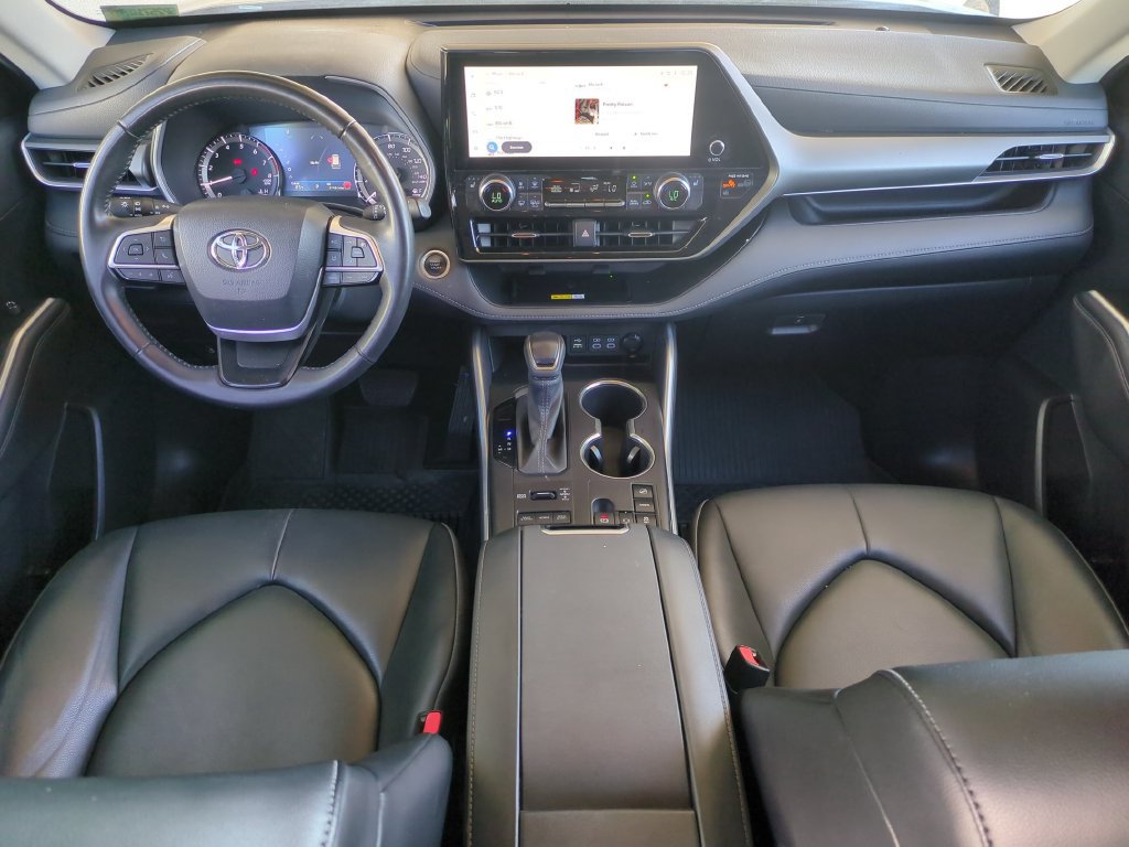 Used 2024 Toyota Highlander XLE AWD/4WD image 20