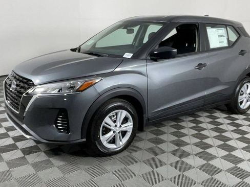New 2025 Nissan Kicks Play S image 8
