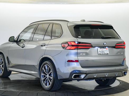 Used 2026 BMW X5 sDrive40i w/ M Sport Package RWD image 2