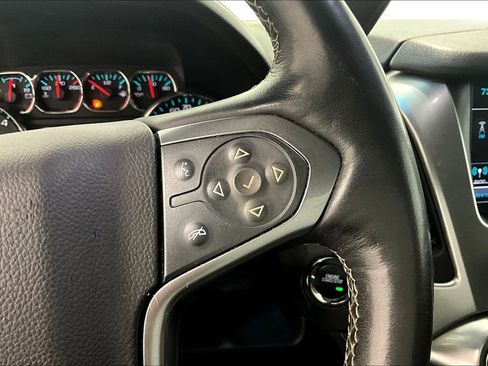 Used 2017 Chevrolet Suburban Premier image 25
