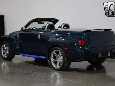 Used 2005 Chevrolet SSR w/ Preferred Equipment Group image 24