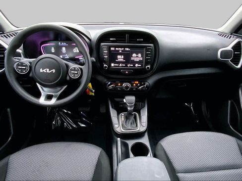 Used 2024 Kia Soul LX w/ Option Group 015 FWD image 15
