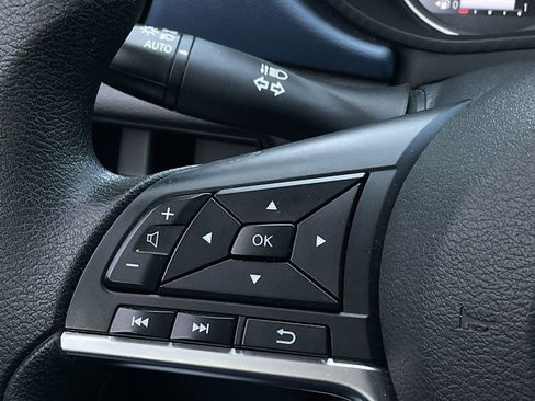 Used 2025 Nissan Versa SV image 22