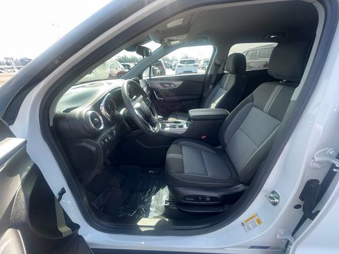 Used 2025 Chevrolet Blazer LT FWD image 19
