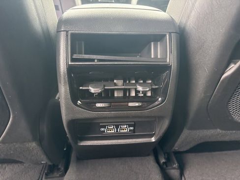 Used 2023 Jeep Grand Cherokee Laredo AWD/4WD image 32