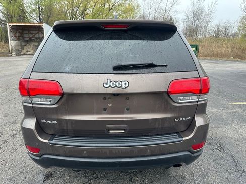 Used 2018 Jeep Grand Cherokee Laredo image 15