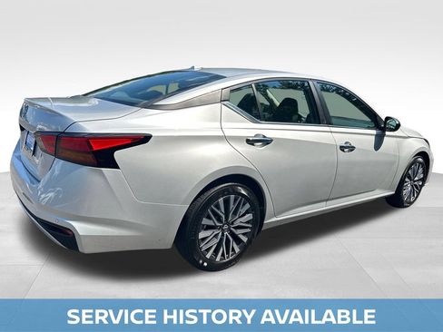 Used 2025 Nissan Altima 2.5 SV FWD image 8