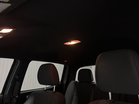 Used 2018 Toyota Tacoma TRD Off-Road image 17