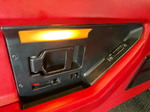 Used 1988 Chevrolet Corvette Convertible RWD image 11