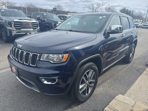 Used 2018 Jeep Grand Cherokee Limited image 3
