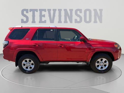 Used 2015 Toyota 4Runner SR5 AWD/4WD image 6