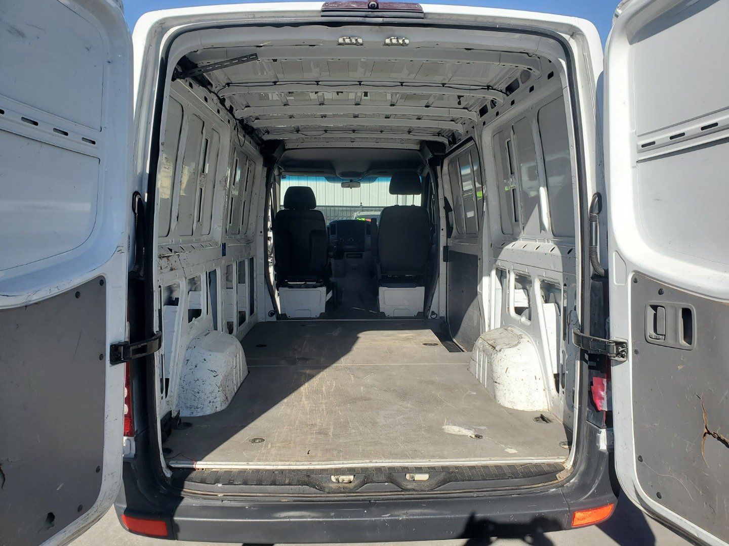 Used 2014 Mercedes-Benz Sprinter 2500 image 18
