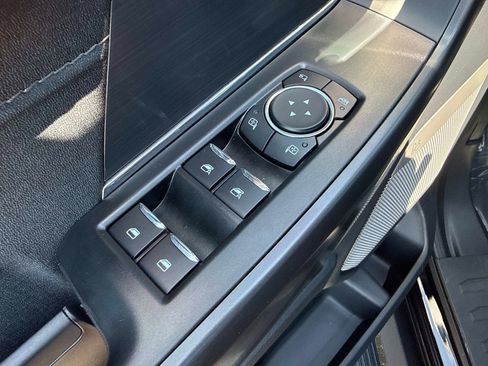 Used 2025 Ford F150 Lariat w/ Equipment Group 501A Mid image 20